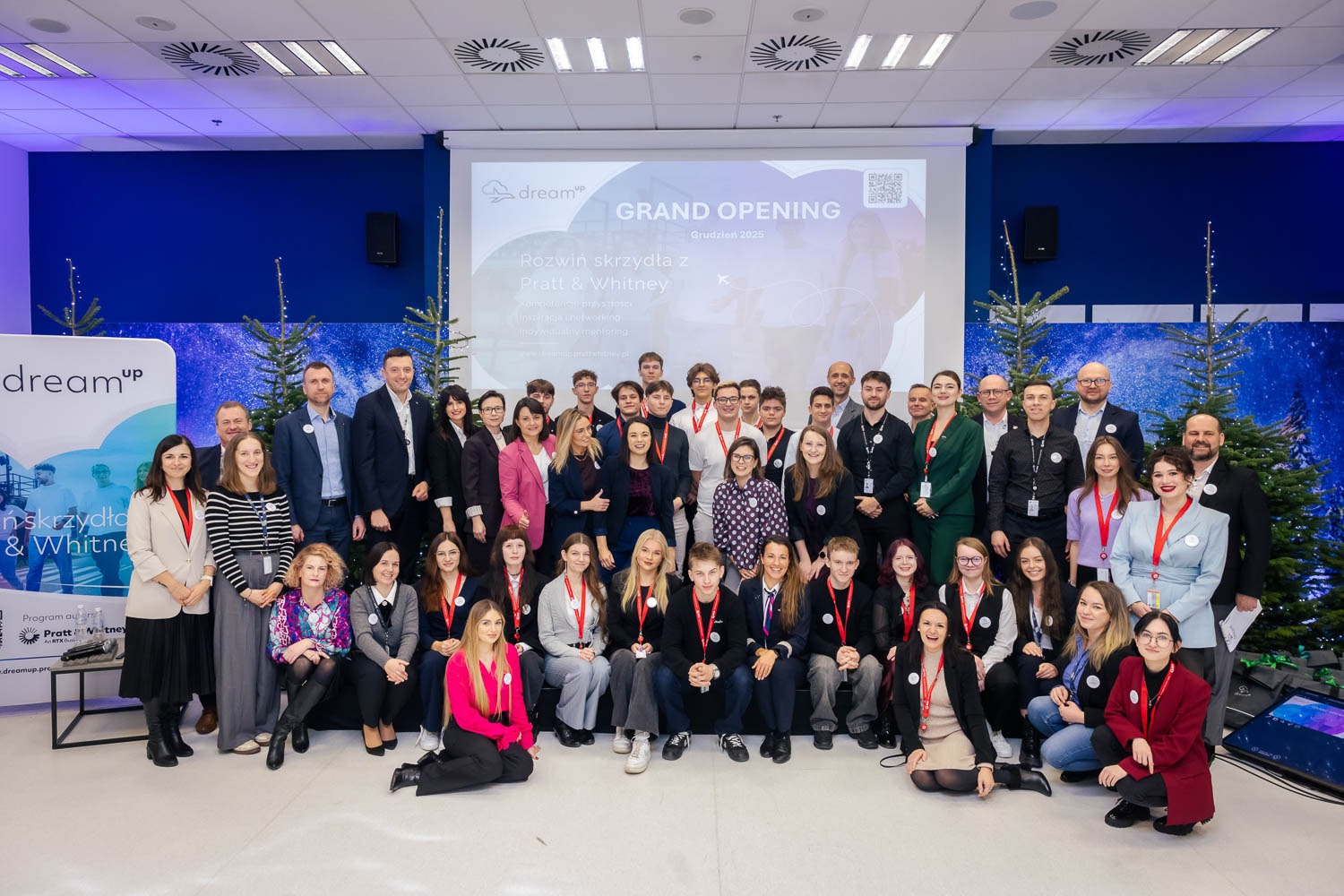 zdjęcie z uroczystego otwarcia 2 edycji programu DreamUp w kampusie firmy Pratt&Whitney w Rzeszowie, fot. Tadeusz Poźniak